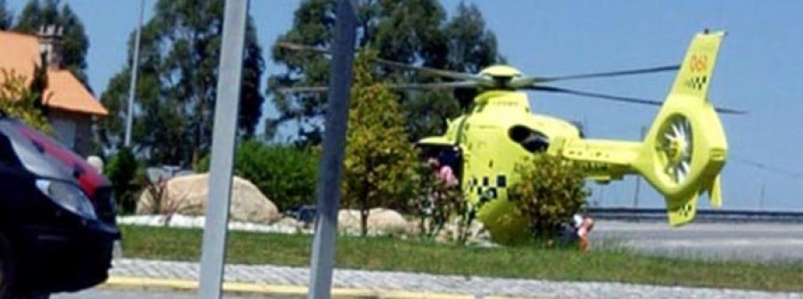 MEIS-Movilizan al helicóptero por una picadura de abeja y rescatan a un varón inconsciente de un tejado