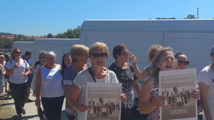 El alcalde defiende que el traslado de las fiestas se hizo a petición de los colectivos de Portonovo y mantiene su ubicación