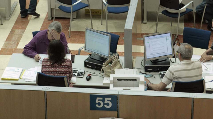 Hacienda devuelve 5 millones en Galicia en los dos primeros días