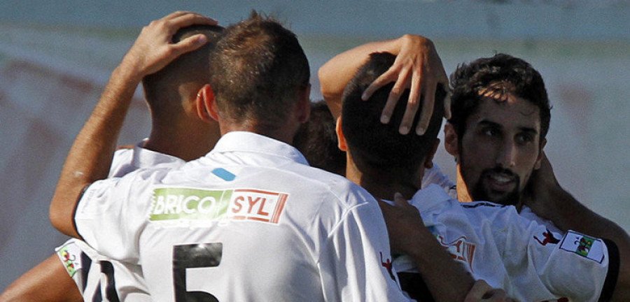 Un gol de Romay y un penalti detenido por Pato Guillén dan la victoria al Boiro