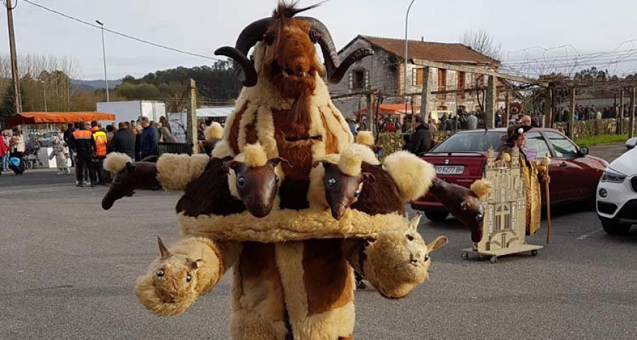 Portas clausura el Carnaval con un gran desfile de disfraces con 65 inscritos