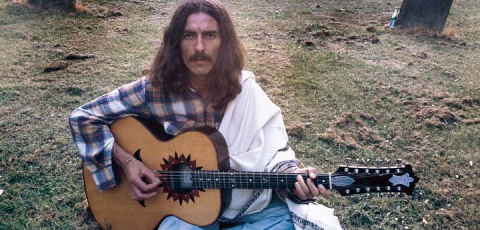 Subastan un mechón del ex Beatle George Harrison por 2.615 euros