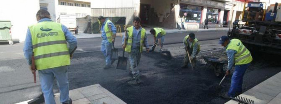 Ravella asfalta la calle Arzobispo Lago por segunda vez en tres meses