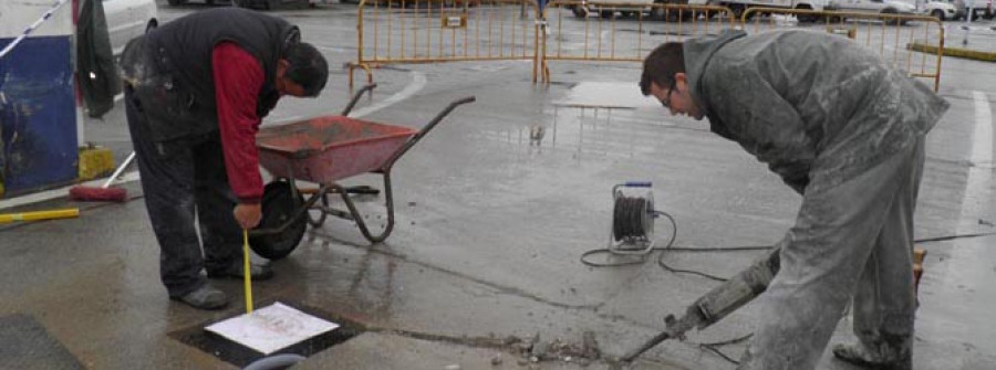 RIVEIRA-Portos decide instalar pivotes eléctricos en los accesos al puerto, además de las barreras