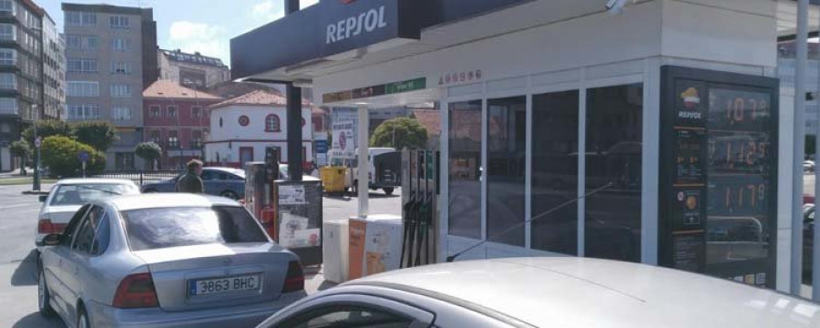 O Barbanza- Un encapuchado atraca con un cuchillo una gasolinera de Riveira  y se lleva 200 euros