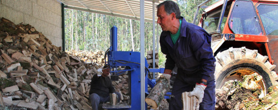 Los comuneros de Rubiáns venden madera como plan de sostenibilidad de sus montes