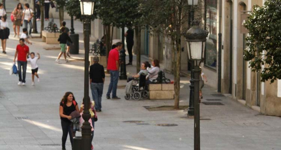 El Concello pone a punto 
las farolas tradicionales que adornan las calles del centro