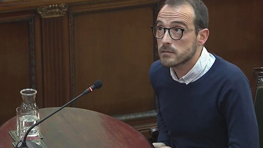 El fiscal acusa de falso testimonio al responsable de la publicidad del 1-O