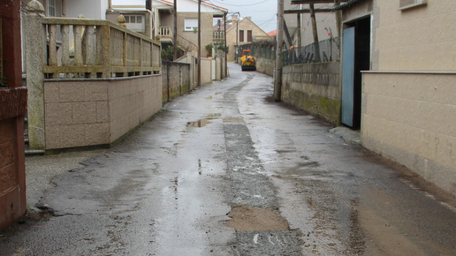 El Concello de Sanxenxo arregla las deficiencias del Camiño de Barbeito e instala red de pluviales