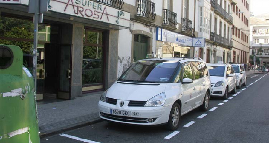 Los taxistas se interesan por el futuro  de la parada de la plaza Independencia