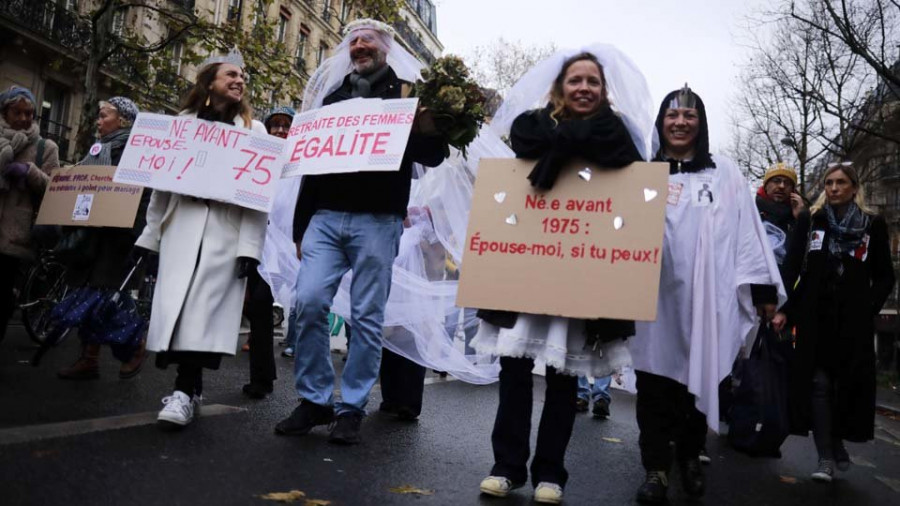 El principal sindicato de Francia pide que no se retrase la edad de jubilación