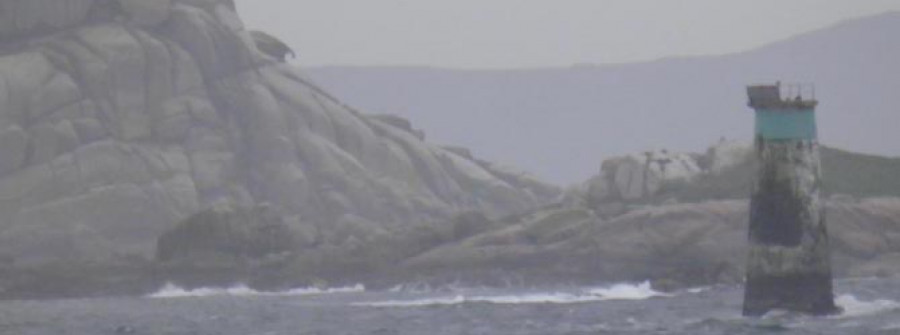 El helicóptero “Pesca I” vuelve a rastrear la boca de la ría sin éxito