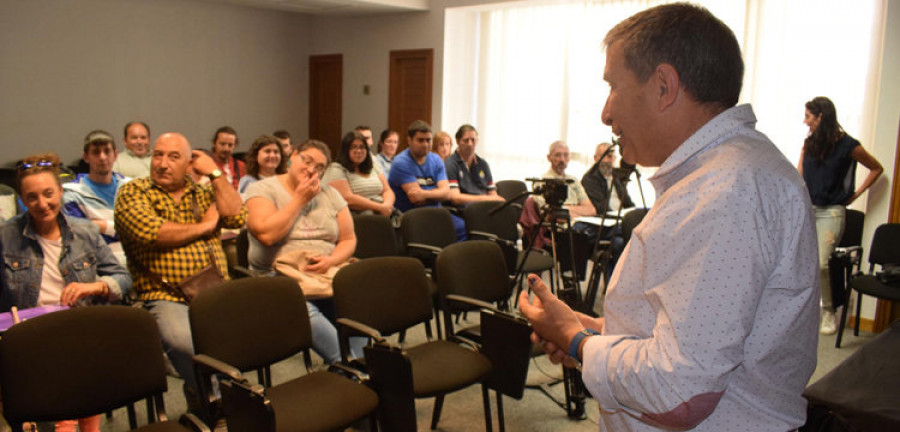 Ruiz vaticina la buena inserción laboral del módulo de mejoras en el monte del taller Tahume 4