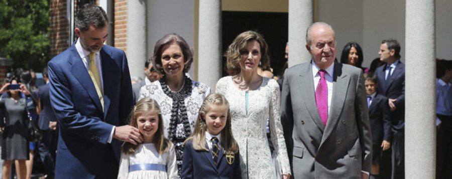 La Familia Real al completo reaparece en público para la comunión de Leonor