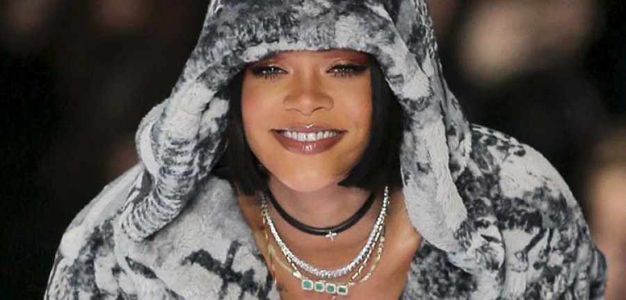La obsesión de la cantante 
Rihanna por los abrigos XXL
