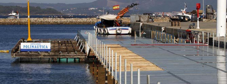 VILANOVA-Desmontan la pasarela mientras negocian que la batea se quede para las fiestas