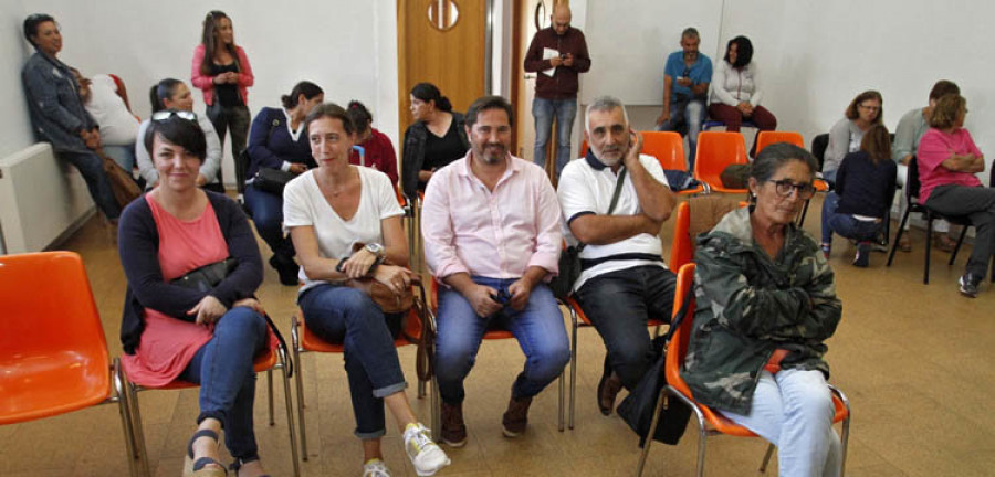Mariscadoras de Carril exigen que no se pierda la ayuda de 16.000 euros que pidió la Xestora