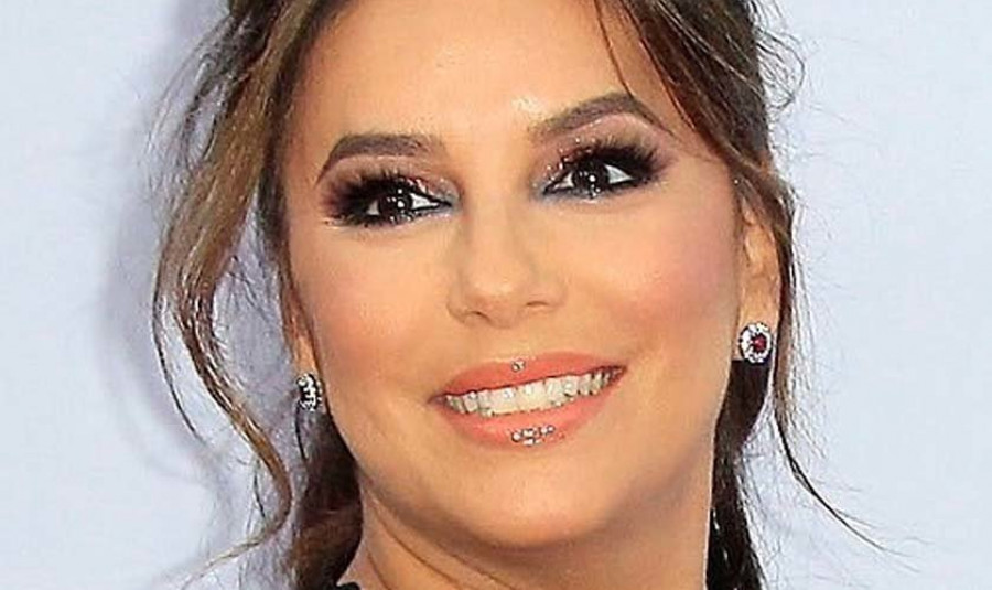 La actriz Eva Longoria da a luz a su primer hijo, Santiago Enrique