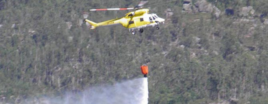 BOIRO - Un incendio iniciado de madrugada en Lousame avanzó hacia Moimenta y arrasó unas 22 hectáreas de monte