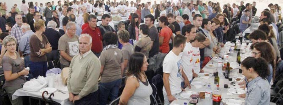 Más de 2.000 personas dieron cuenta de los 105 lotes de Carneiro ao Espeto