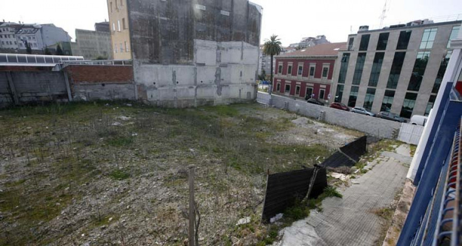 El juzgado cita a Ravella en la causa por la venta de la sede del Liceo Marítimo