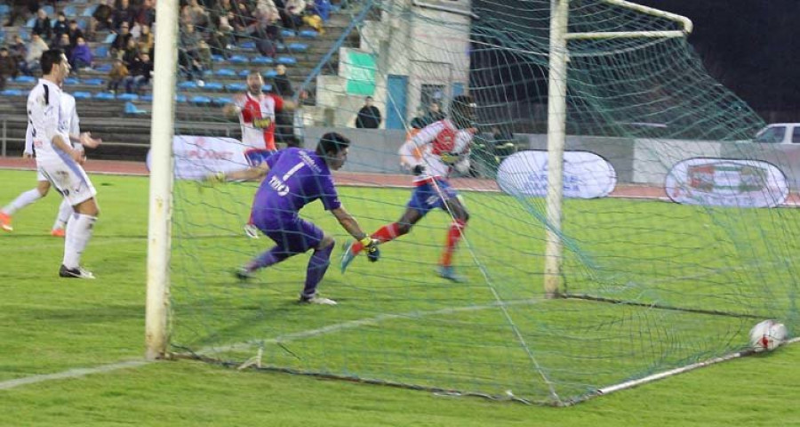 Sylla le cambia el paso al Arosa