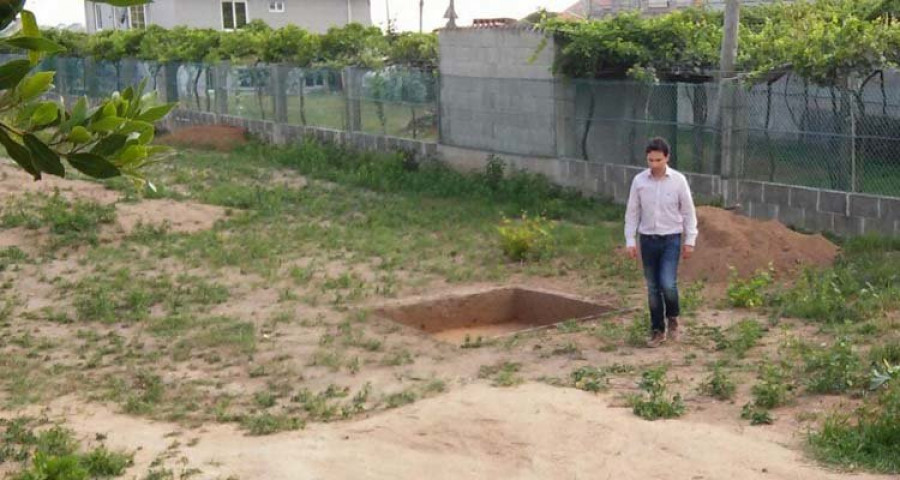 Inician catas en Castrelo para descartar yacimientos en el suelo del parque biosaludable