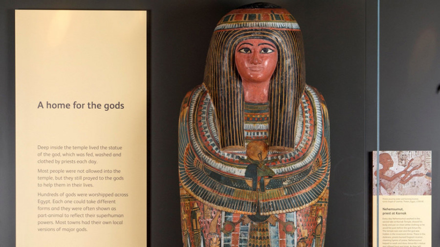 Escocia exhibe la piedra de Giza y suscita los recelos de Egipto sobre su obtención