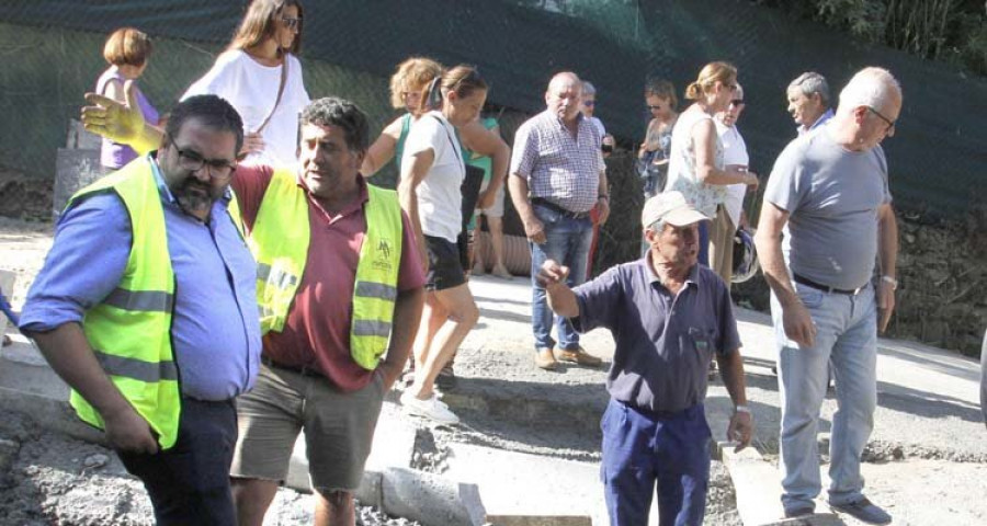 Vecinos de Trabanca Sardiñeira paralizan las obras de pluviales y exigen cambios en el proyecto
