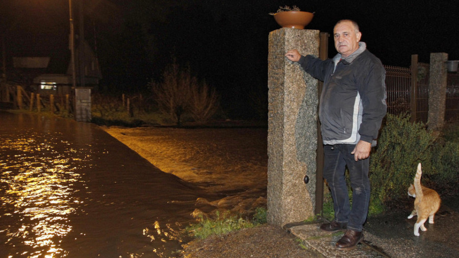 Un mar toma las calles de O Salnés