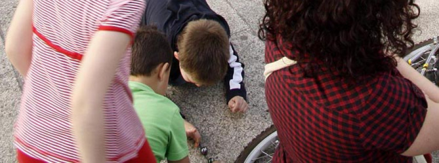SANXENXO-La obligación de recoger a los niños en la parada del autobús indigna a varios padres