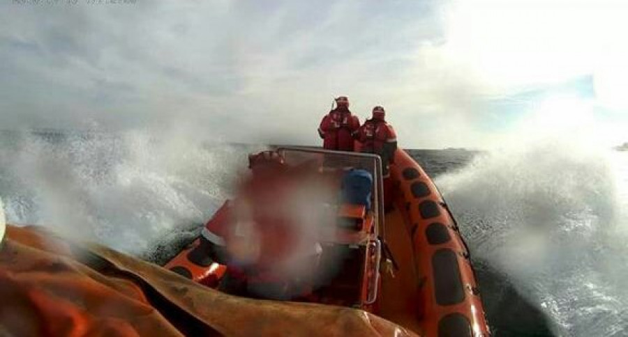 Rescatado un buzo en el islote Pedregoso tras quedar a la deriva su embarcación