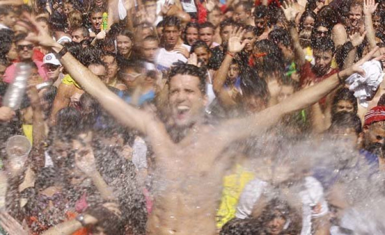 Vilagarcía pondrá cámaras durante la noche previa a la Festa da Auga y la Policía Local tendrá un puesto de mando avanzado