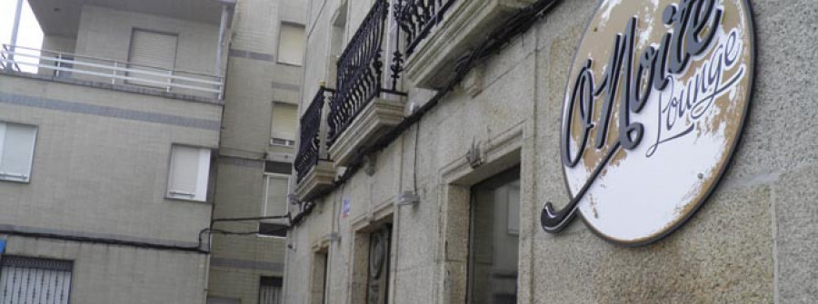 RIVEIRA-Dos locales hosteleros se interesan por cambiar su licencia de cafetería por pub