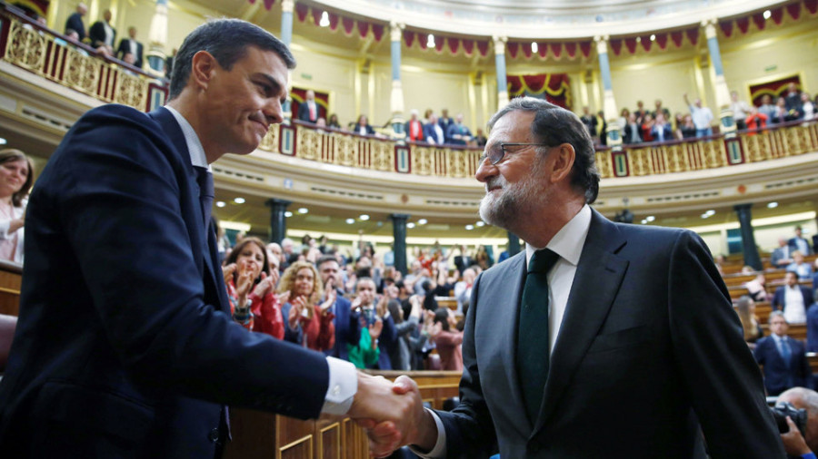 El Gobierno de Sánchez gasta un 16% más que el de Rajoy en sueldos de altos cargos