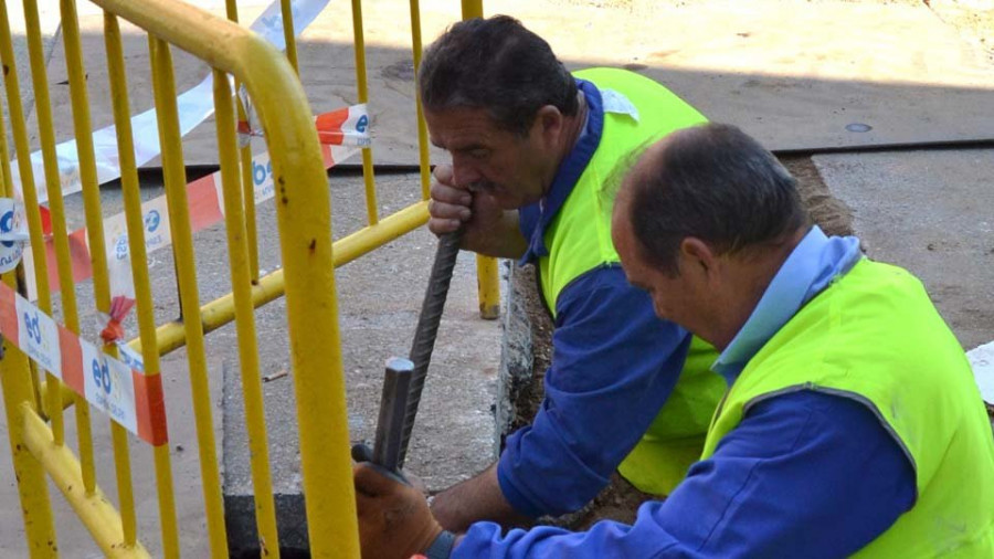 Una avería en As Carolinas deja sin agua durante horas a miles de vecinos