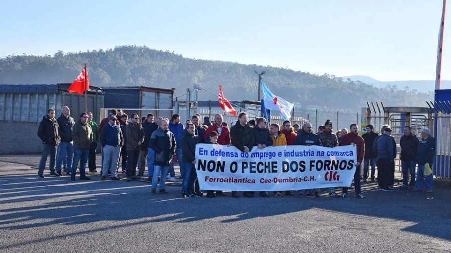 Los trabajadores de Ferroatlántica en Cee quieren reunirse con el comprador