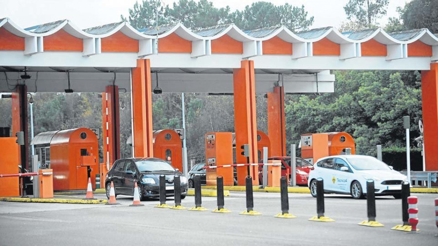 Los vecinos que viajan a diario a Ferrol por autopista gastan 3.000 euros al año