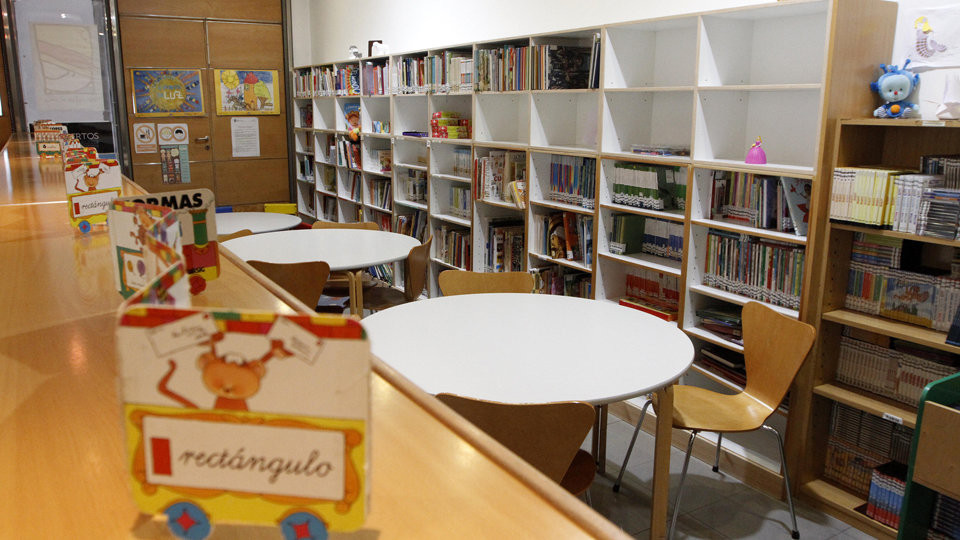 Las ANPA, en pie de guerra con el Concello por la Biblioteca Municipal