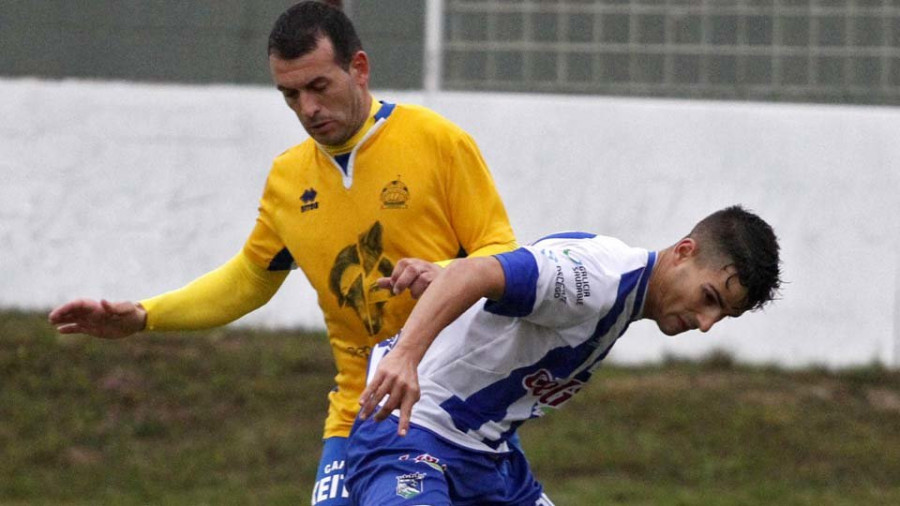 El fútbol fue justo esta vez con el Cambados, que remontó tras el descanso