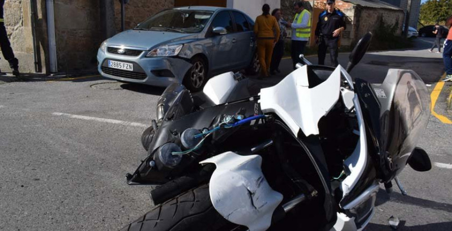 Heridas tres personas en otros tantos accidentes en Ribeira, Boiro y Rianxo