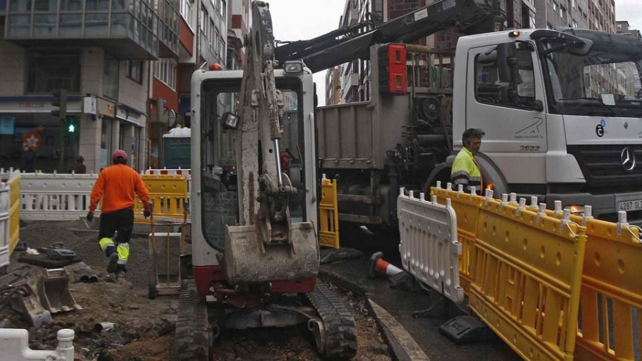 Las obras de pequeño calado proliferan por toda la ciudad a meses de los comicios municipales