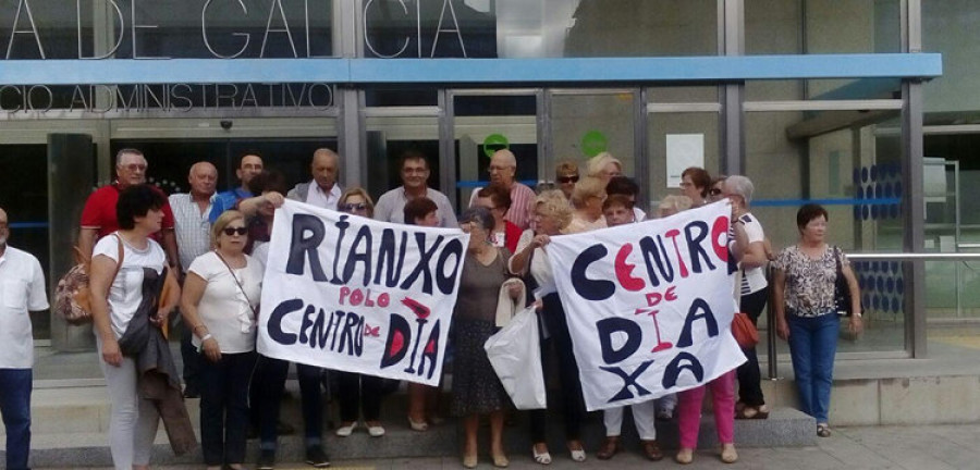 Los vecinos anuncian protestas tras la negativa al centro de día en Rianxo