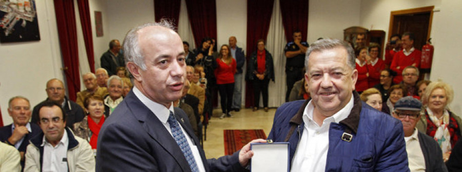 VILANOVA- O Castro recibe la Medalla de Oro del Concello por sus 26 años de trayectoria