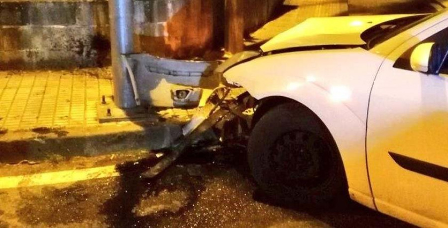 Varios accidentes en O Salnés
se saldan con daños y un herido