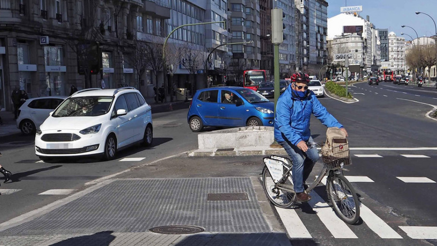 El comercio nota los primeros efectos de la retirada de plazas para crear el carril bici
