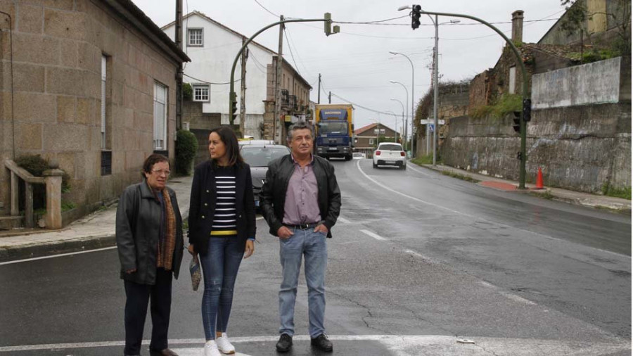 Malestar en Vilariño con el Concello por el retraso en activar los semáforos
