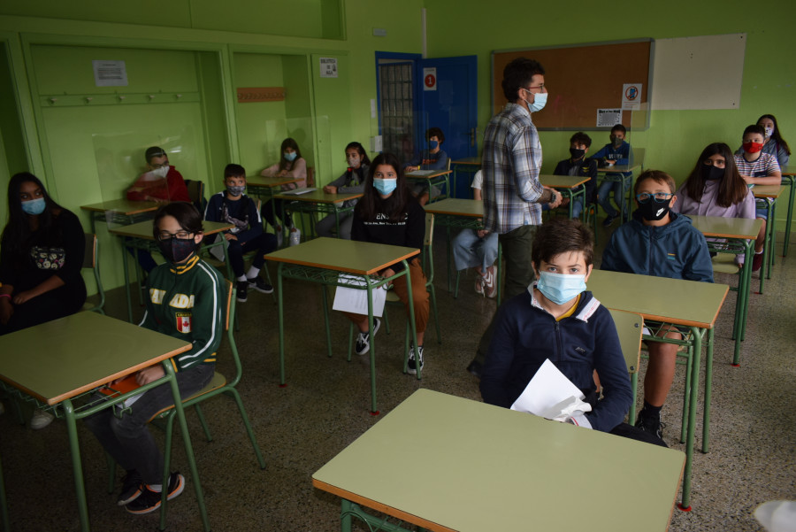La ANPA del IES Número 1 de Ribeira decide no mandar a sus hijos a clases al no haber equipo de limpieza anticovid