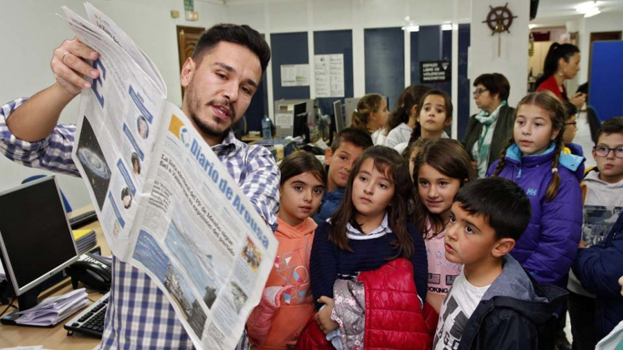 Alumnos de Tremoedo conocen Diario de Arousa y proyectan  un periódico escolar
