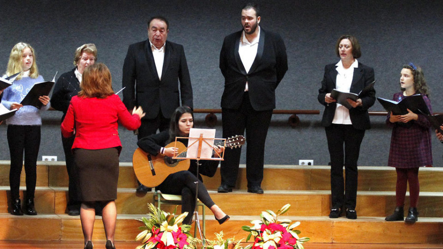 Ribadumia y Vilanova se rinden a la música de banda y Meis a  la de su XXIII Festival de Coros